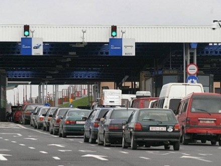 На деяких закарпатських КПП знову чималі черги