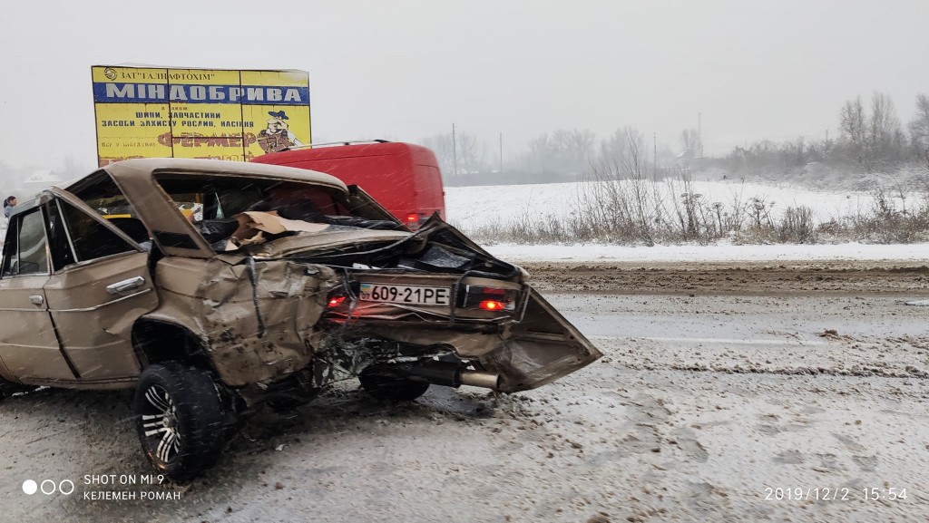 Перший сніг став причиною ДТП на Хустщині (ФОТО)