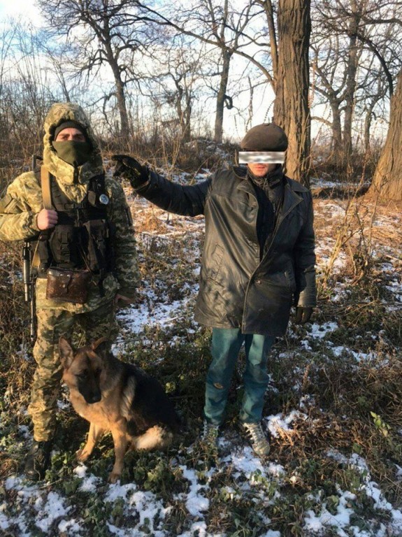 У сусідній області на кордоні затримано контрабандиста із Закарпаття (ФОТО)