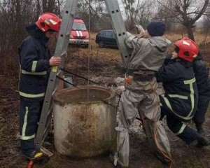 Жахлива смерть.  Тіло чоловіка знайшли у криниці (ФОТО)