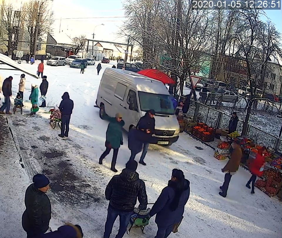 Збив людину: в Чопі розшукують водія