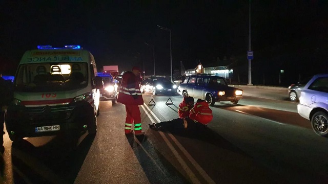 П'яний поліцейський на смерть збив людину на переході (ВІДЕО)