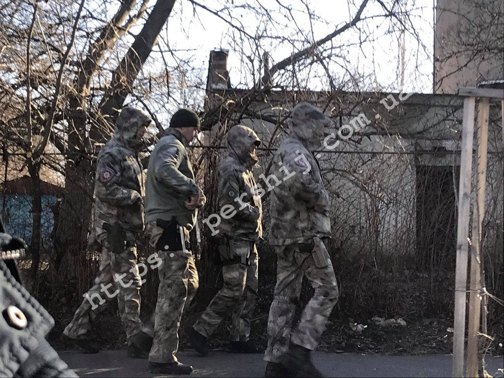 Подробиці стрілянини у Мукачеві: відомо про стан поранених (ФОТО, ВІДЕО)