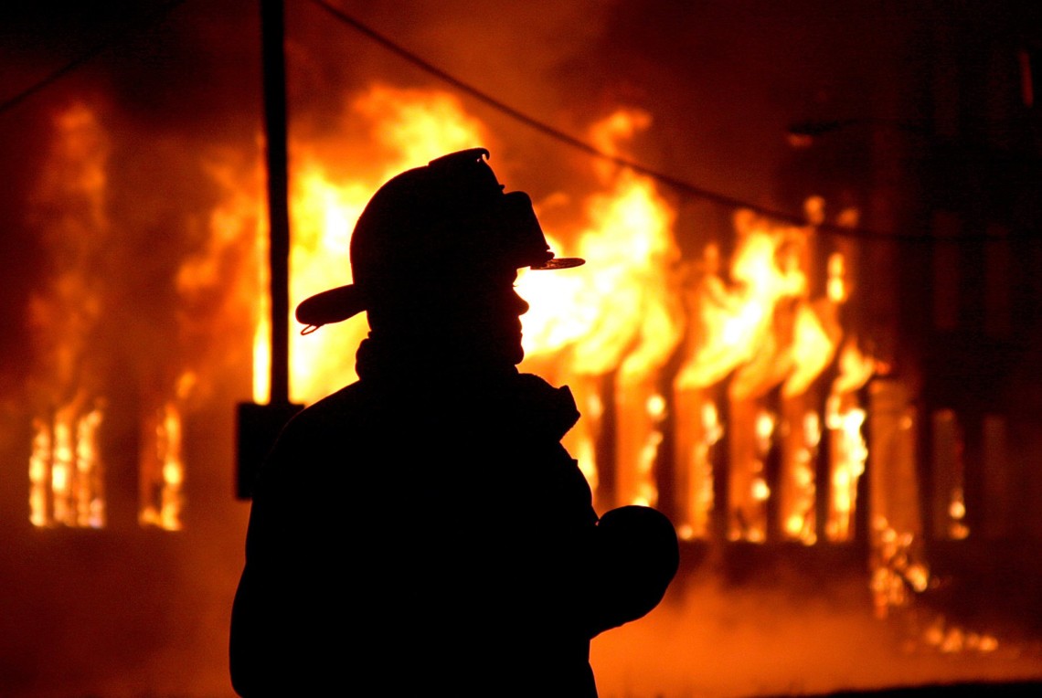 У Волівці горів хлів, а на Мукачівщині надвірна споруда