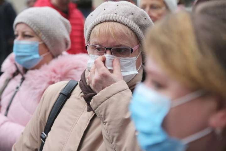 Ужгородка та тячівці, заражені коронавірусом, гуляли по місту