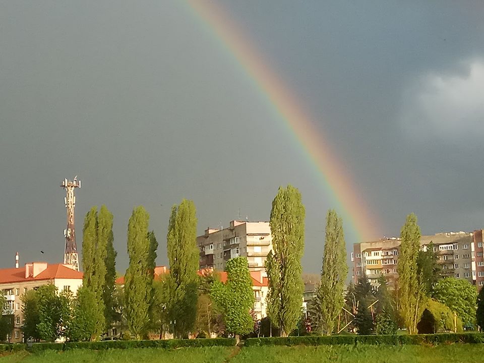 Наперекір негоді: на Закарпатті після буревію замайоріла веселка (ФОТО)