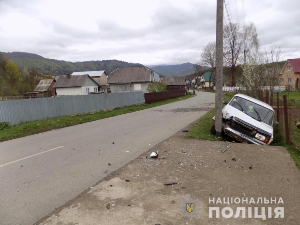 "П'яна" ДТП на Закарпатті: під колесами авто опинилася жінка (ФОТО)