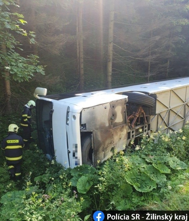 П’ятеро постраждалих: у Словаччині в ДТП потрапив автобус з дітьми (ФОТО)