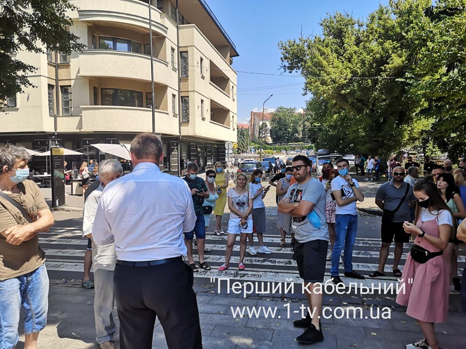 В Ужгороді представники готельно-ресторанного бізнесу вимагають скасувати посилені карантинні заходи (ФОТО)