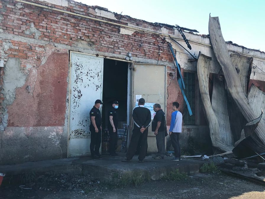 Головний рятувальник краю прибув на місце масштабної пожежі в Хусті (ФОТО)