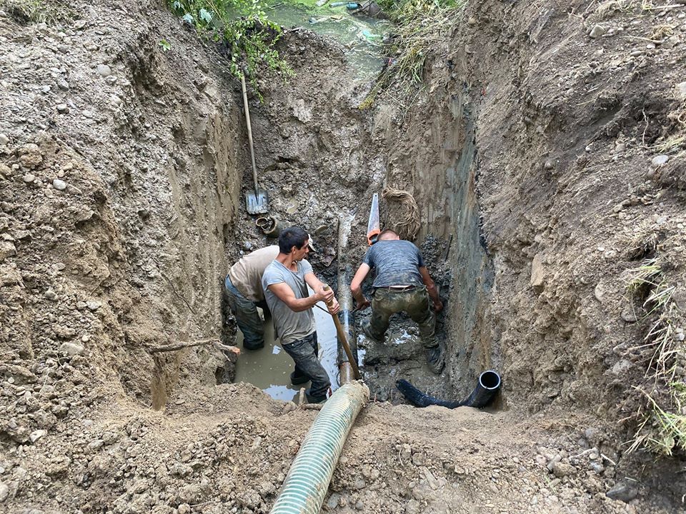 Частина вулиць Перечина залишилися без води (ФОТО)