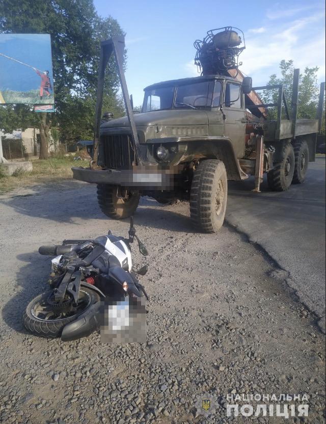 Смертельна ДТП в Іршаві: водій вантажівки збив насмерть мотоцикліста (ФОТО)