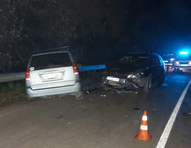 У Львівській області в потрійній ДТП постраждали п'ятеро людей, двоє з них діти (ФОТО)