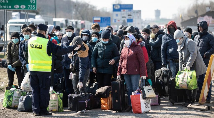 Новий податок: глава податкової планує зайнятися переказами заробітчан