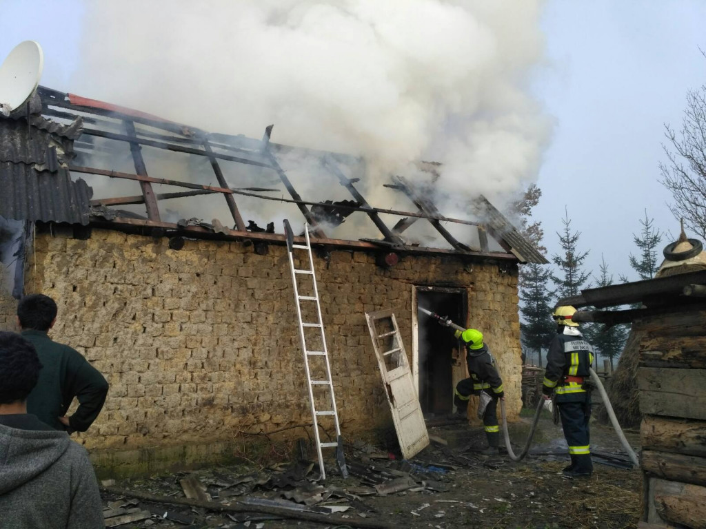 Пожежа на Перечинщині: горів житловий будинок (ФОТО)