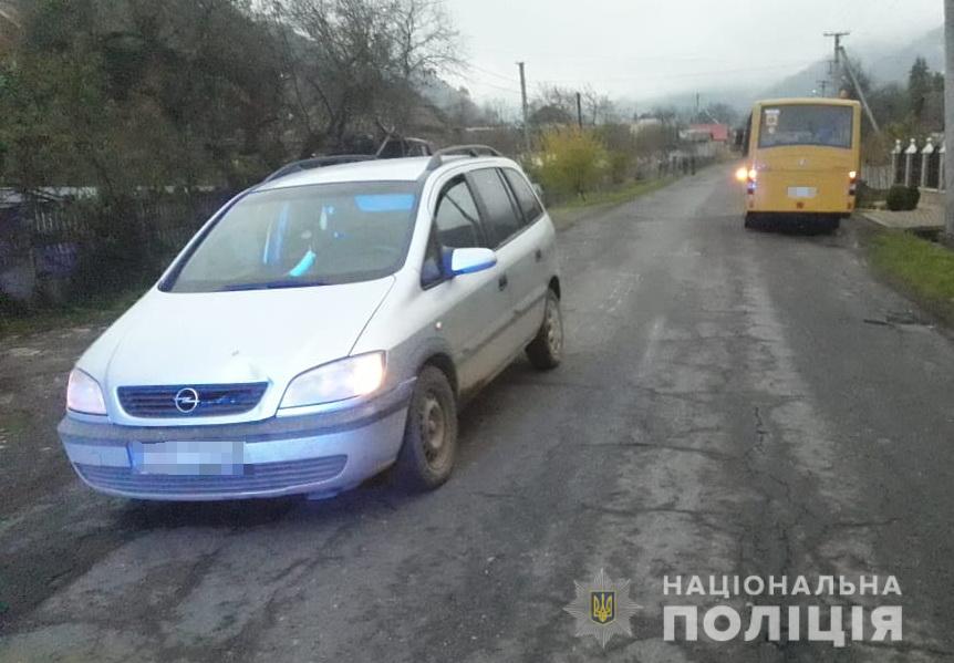 ДТП на Хустщині: поліцейські встановлюють причину автопригоди в якій постраждав школяр (ФОТО)