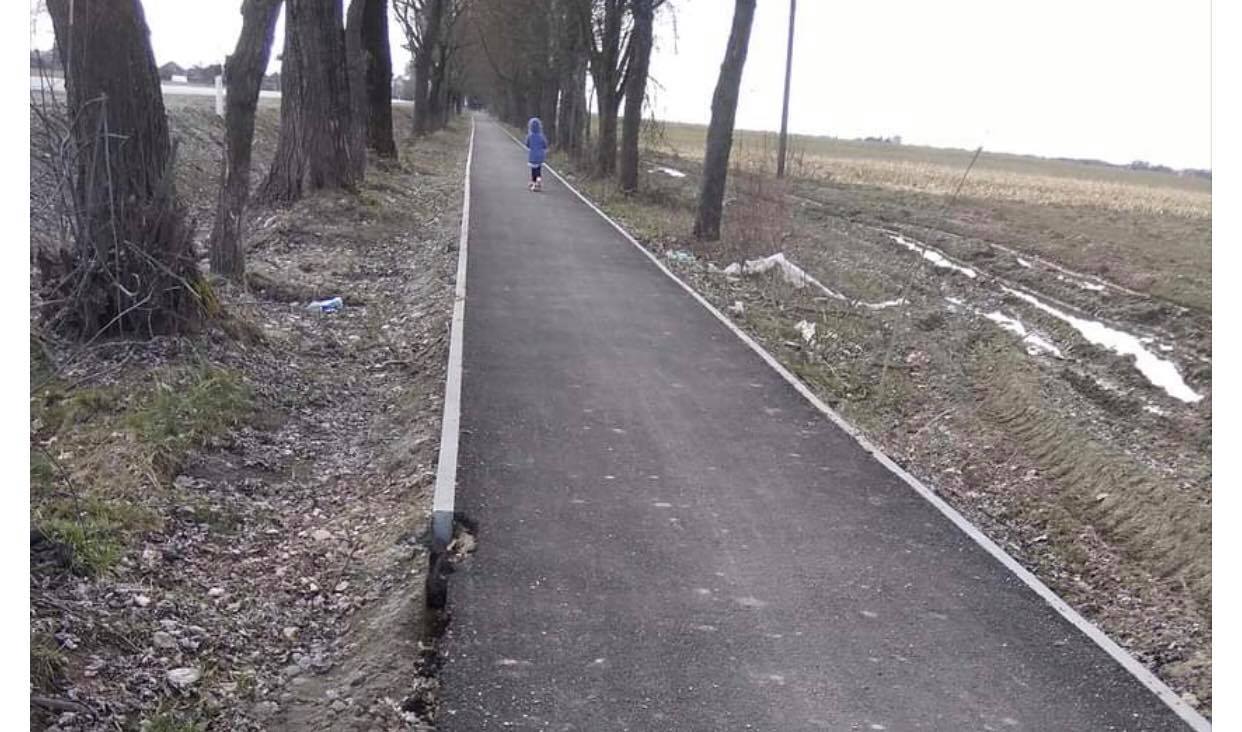 У Виноградові невідомі вкрали бетонні бордюри (ФОТОФАКТ) 