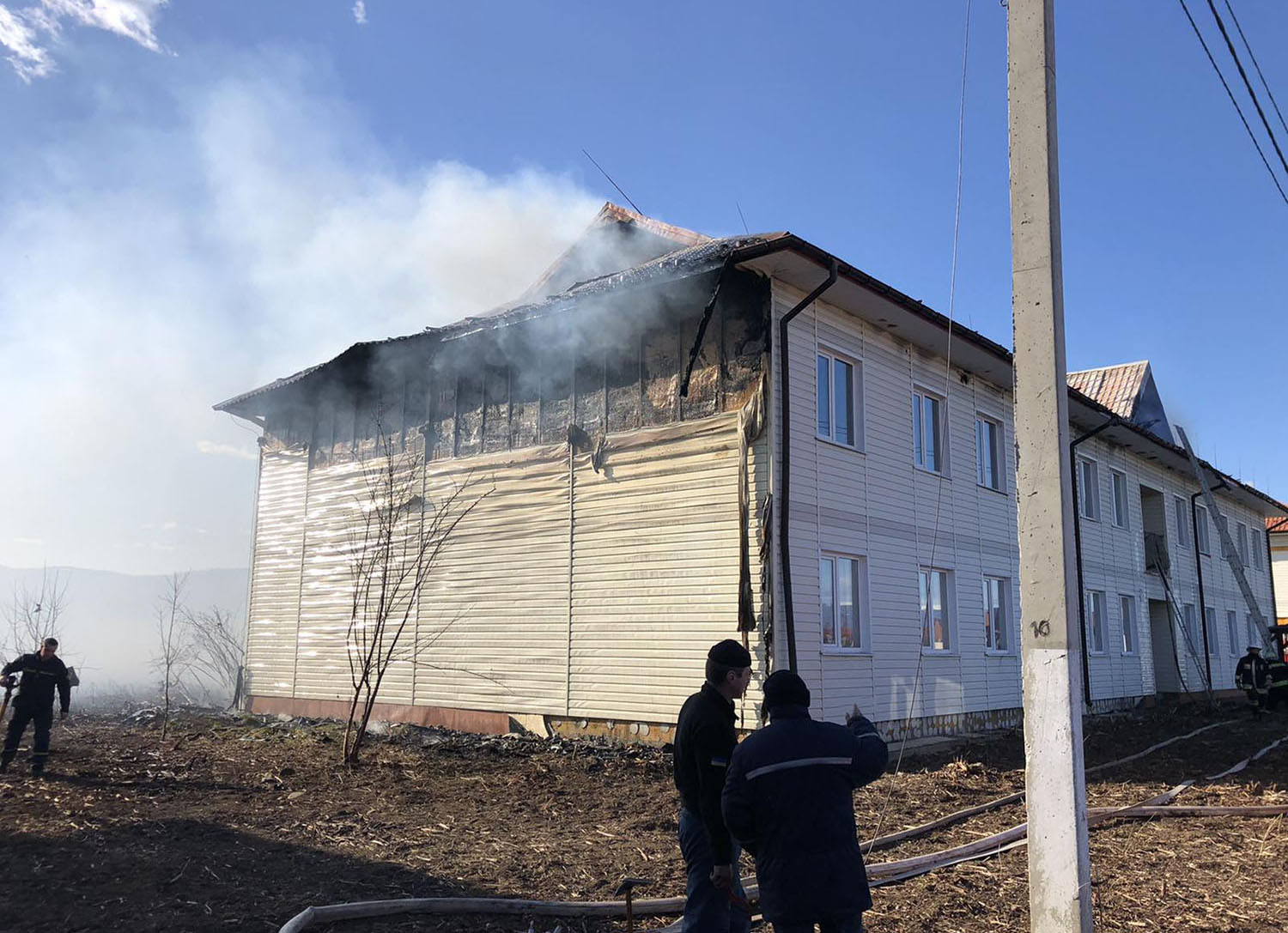 Пожежа в житловому комплексі на Тячівщині: названо причини загорання