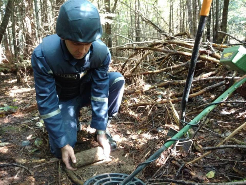 На Ужгородщині поблизу кар'єру виявили вибухівку